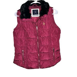 U.S. Polo ASSN Puffer Vest S Womens Size Medium Soft Faux Fur Collar Red Maroon